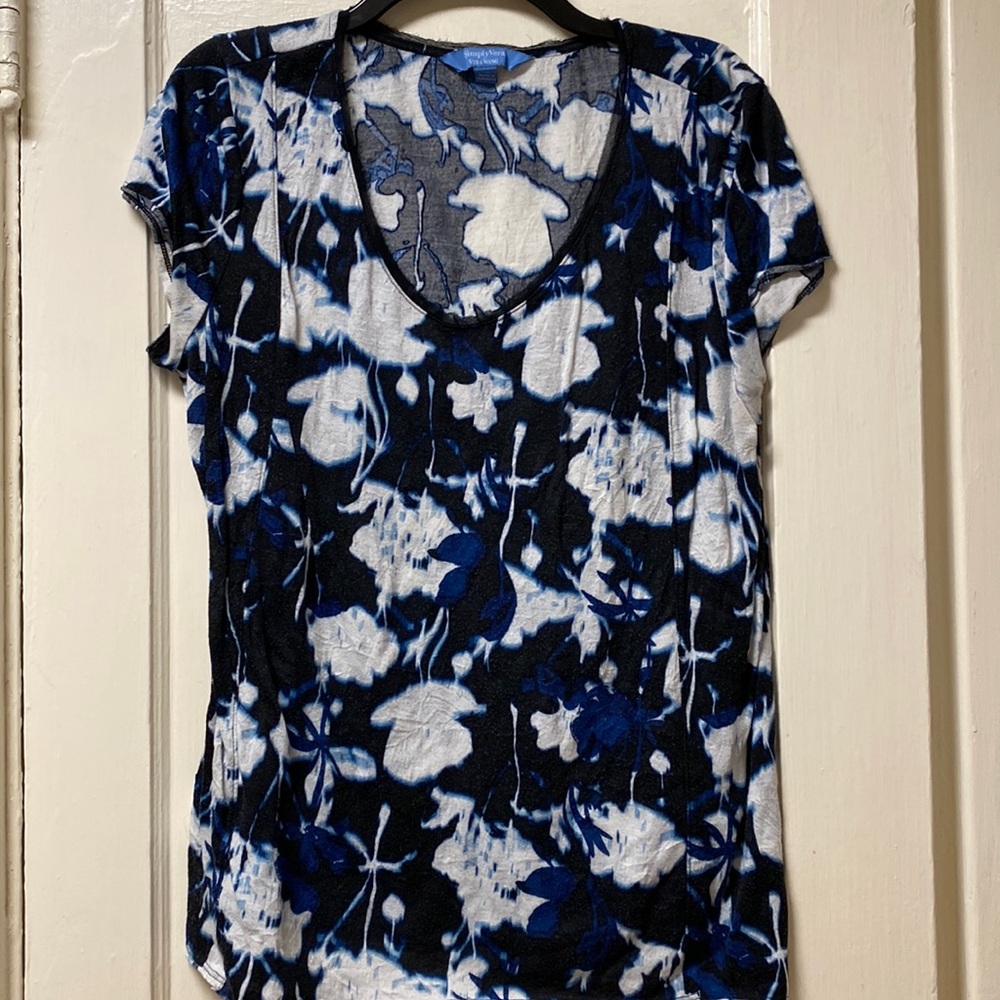 Simply Vera Floral Tee